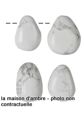 Howlite (ou Magnésite) Pierre Percée