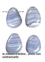 Calcédoine Bleue Pierre Percée